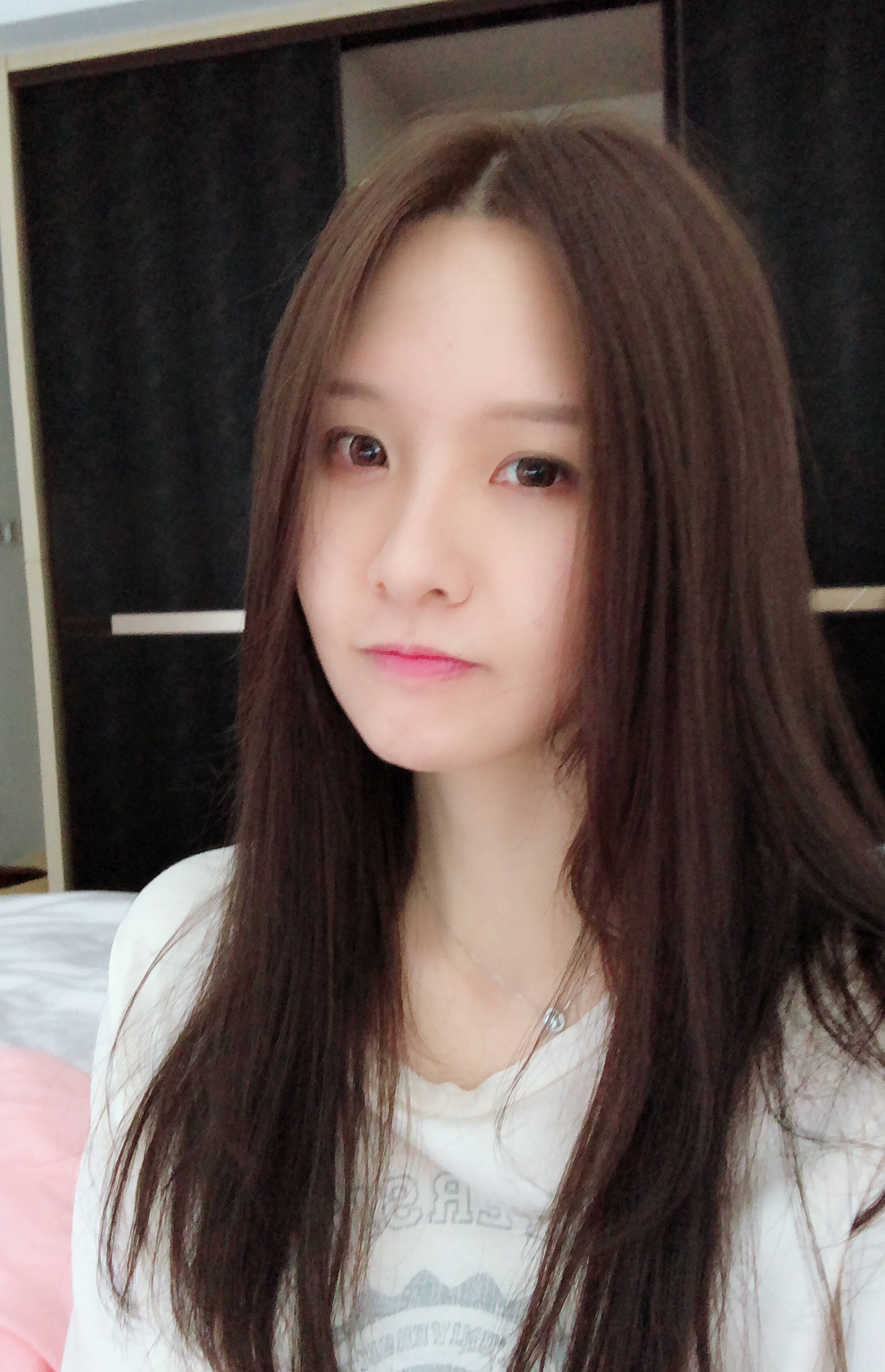 斗鱼一姐阿冷晒出新染发色网友：我又恋爱了一次