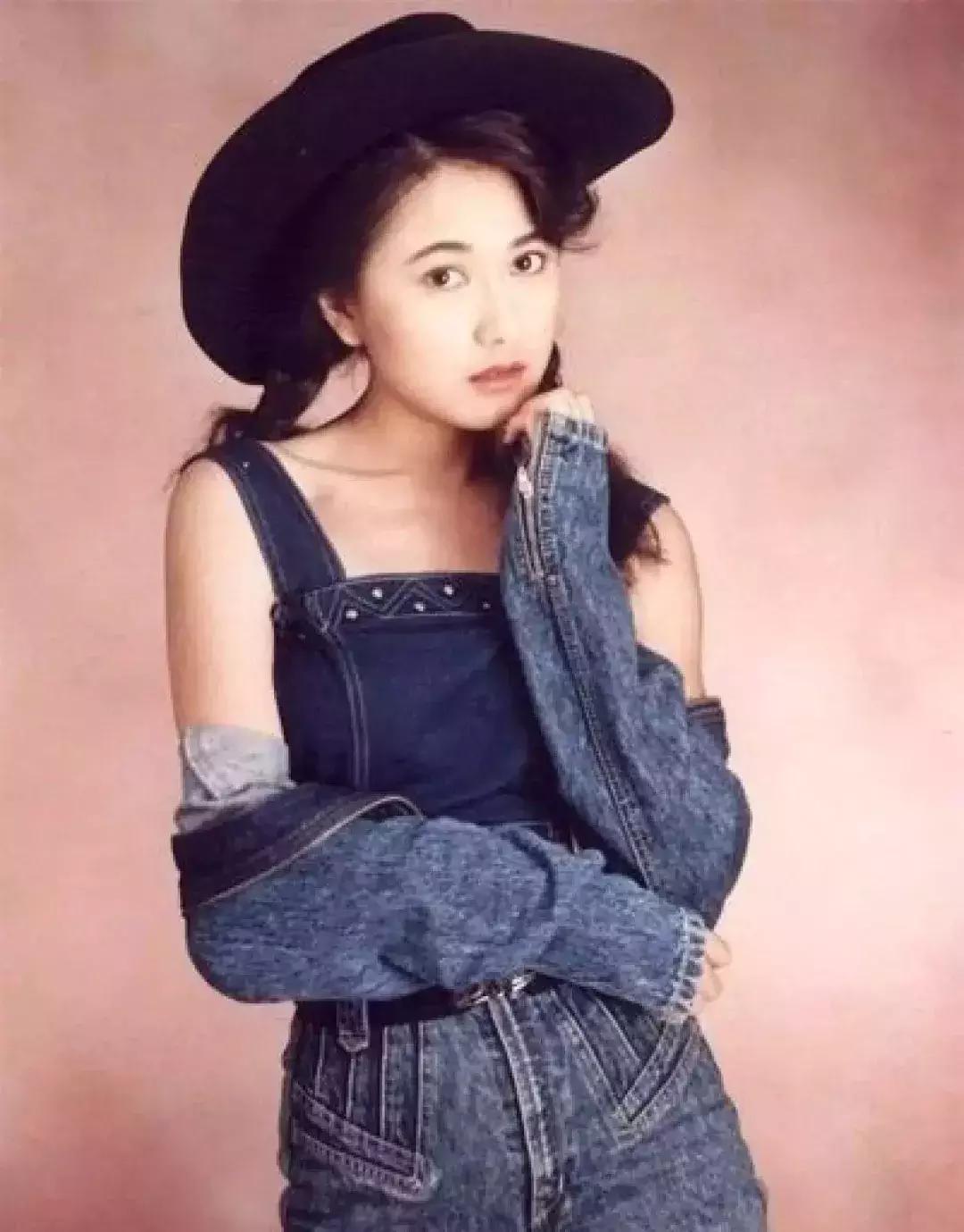 她还结婚吗?悄悄进行了5年的圈外情!两人逛街搂腰,大谈床事!