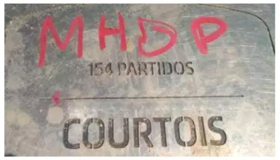 皇马迎来“双重叛徒”，亲吻队徽打脸忠诚言论，蓝军马竞全得罪了