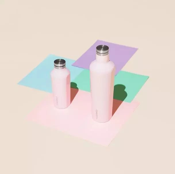 能装各种冷饮的保温杯，还是金球奖伴手礼