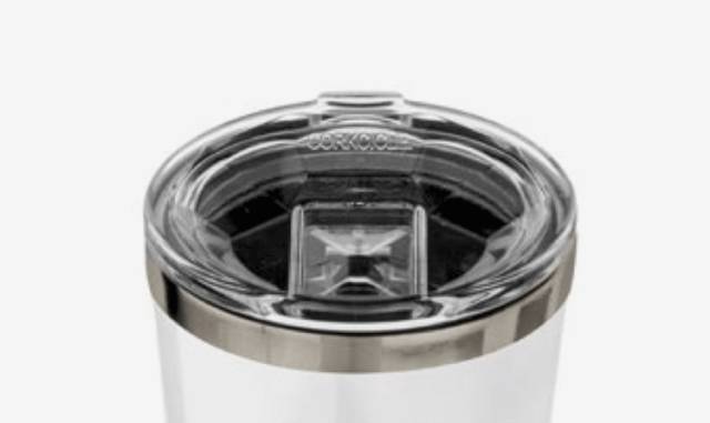 能装各种冷饮的保温杯，还是金球奖伴手礼