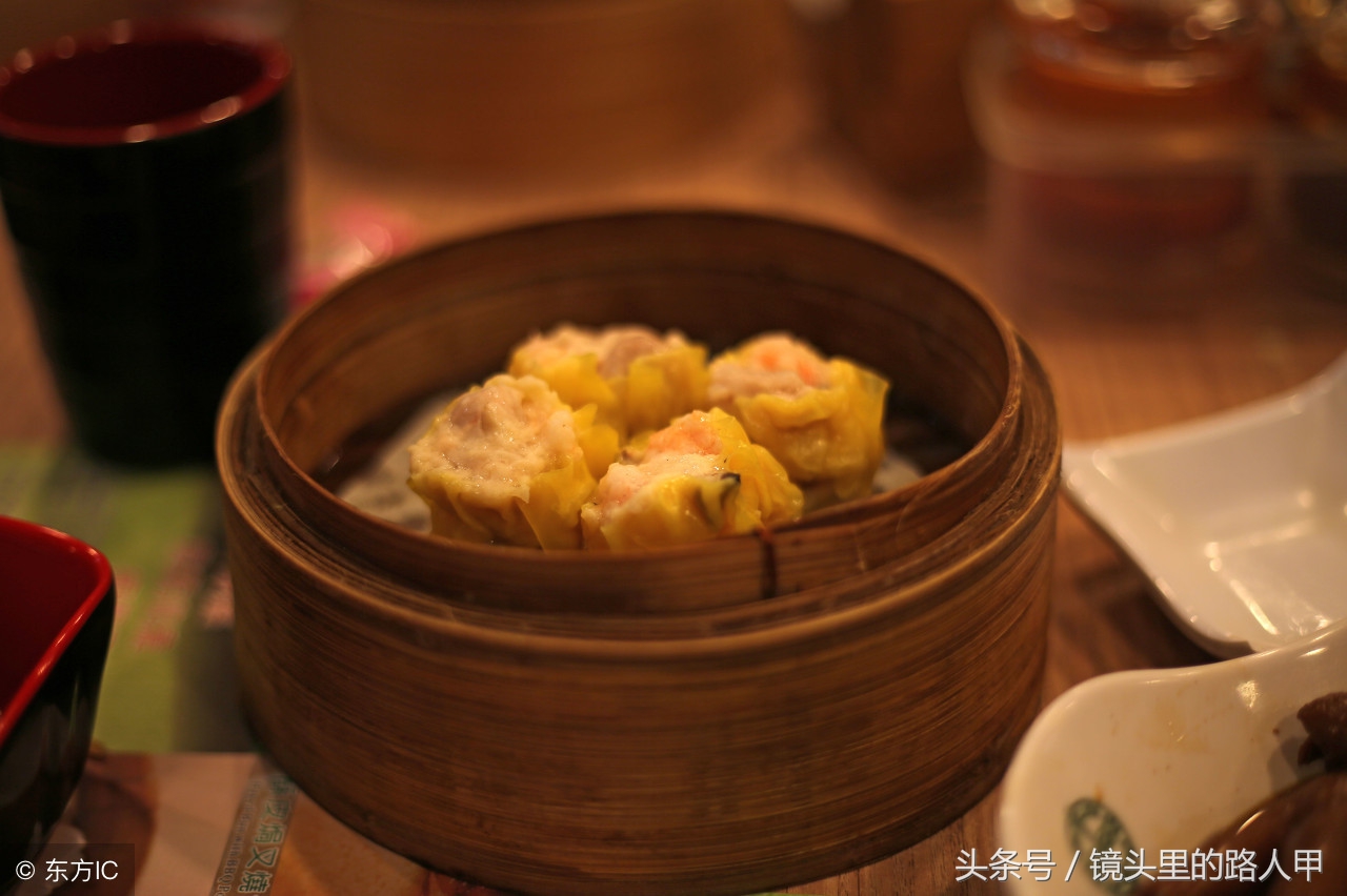 港片里的垃圾街有没有很吸引你?在香港,人肉搜索给你尝了一个遍