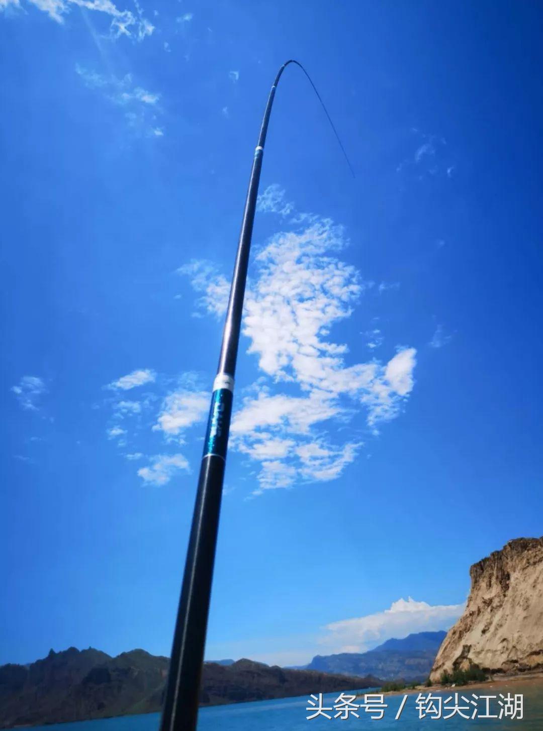 野钓日常钓鱼的乐趣只有钓鱼人懂,和钓友一起看钓鱼经验分享