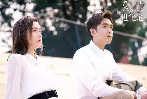 张天爱戚薇起床视频,张天爱素颜很漂亮