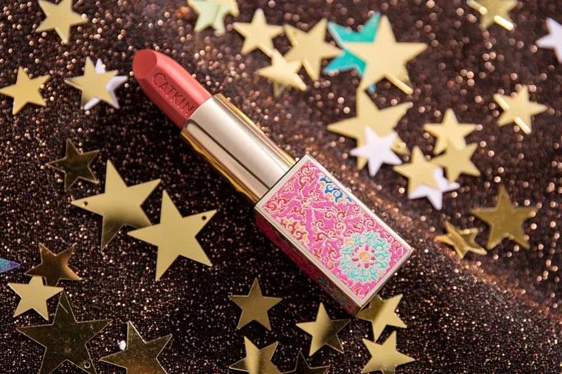 张天爱戚薇起床视频,张天爱素颜很漂亮