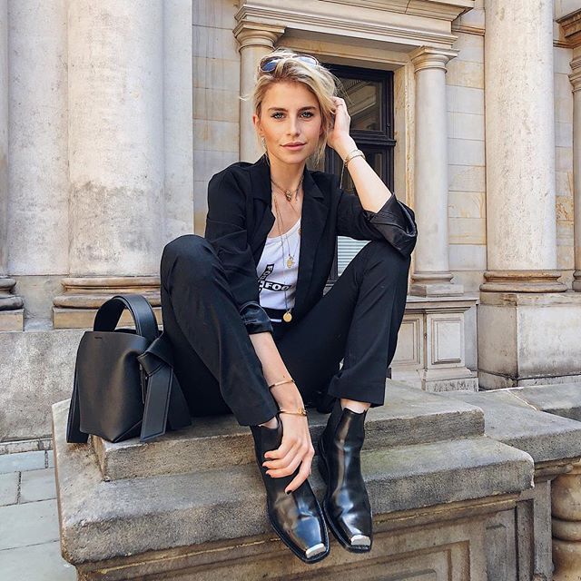 个子矮腿又粗穿什么裤子,个子矮腿短又粗