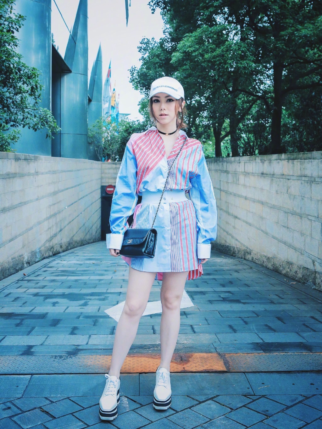 个子矮腿又粗穿什么裤子,个子矮腿短又粗