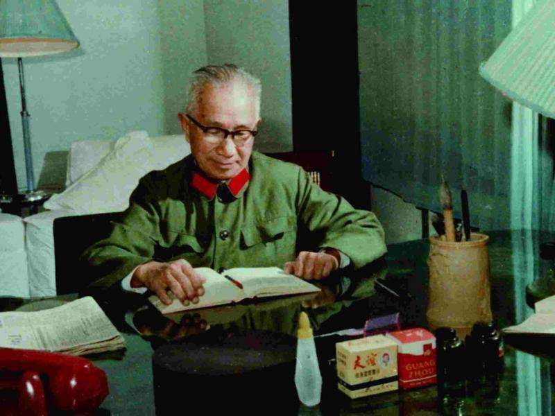 淮海战役，毛*东泽**为何赞誉粟裕是“大厨师和美食家的代表者”？