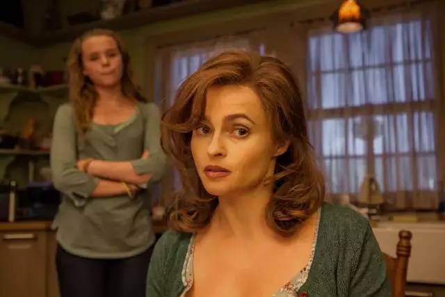 爱丽丝梦游仙境电影红桃皇后结局,爱丽丝梦游仙境红皇后电影完整版