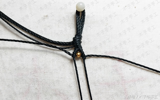 爱心情侣手绳教程视频,情侣手绳编法大全