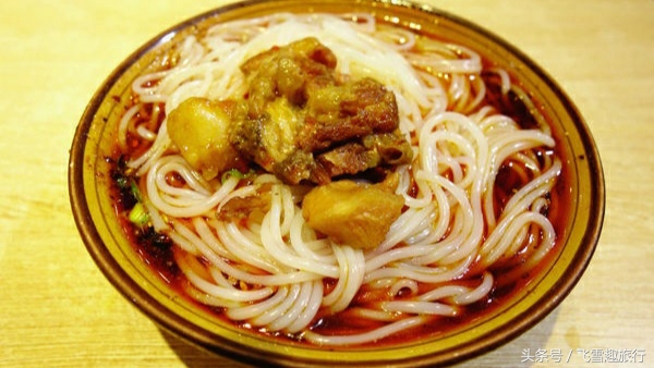 来成都就是要来锦里古街走一走,我的旅行日记成都热闹的锦里古街