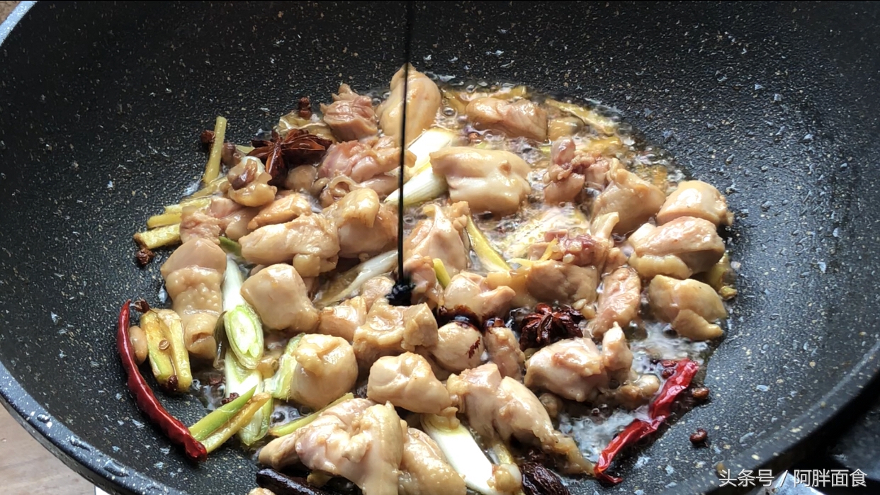 这个季节的丝瓜怎么吃,立秋后的丝瓜怎样吃不发黑