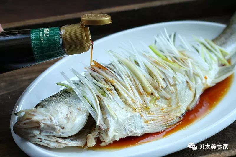 清蒸鲈鱼8分钟搞定味道鲜美,清蒸鲈鱼的舌头可以吃吗