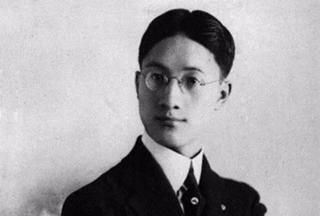 她是民国“第一女神”，与三个男人纠缠不清，网友：就是个绿茶