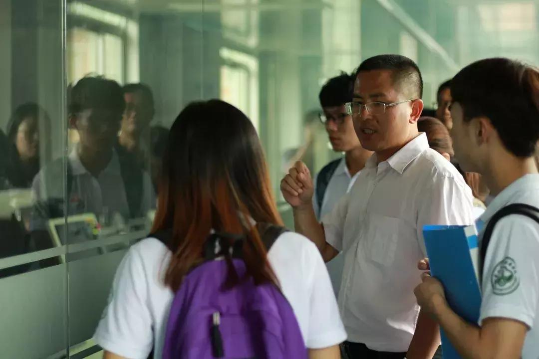 「灯塔工程·三下乡」｜一只皮膏打天下，深挖中医药文化精髓