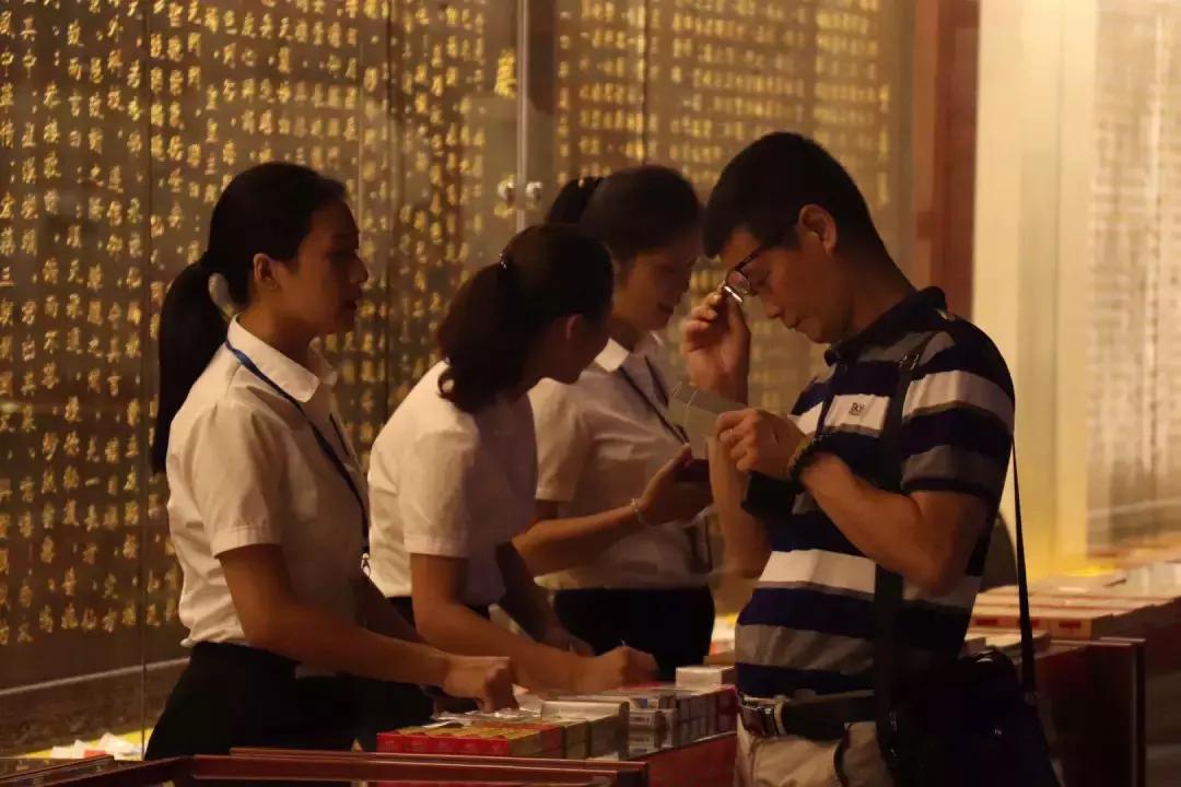 「灯塔工程·三下乡」｜一只皮膏打天下，深挖中医药文化精髓