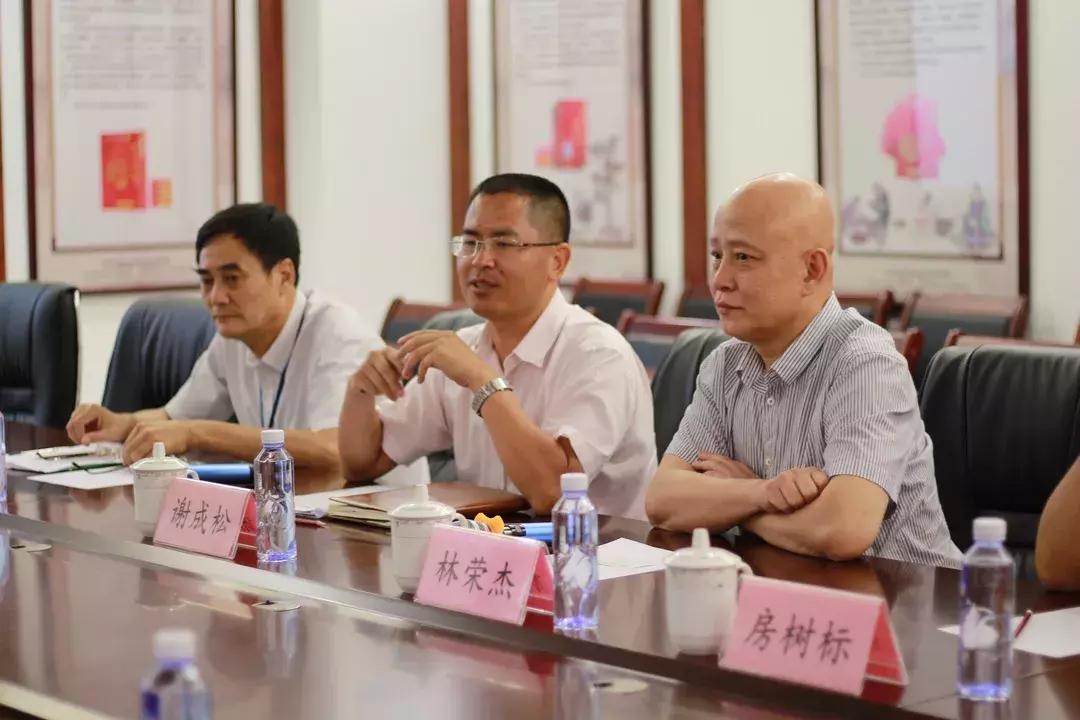 「灯塔工程·三下乡」｜一只皮膏打天下，深挖中医药文化精髓