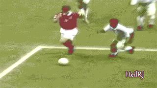 那些年令人惊艳小角度破门!