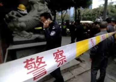 手机拍警察执法规定,群众可以用手机拍警察执法过程吗