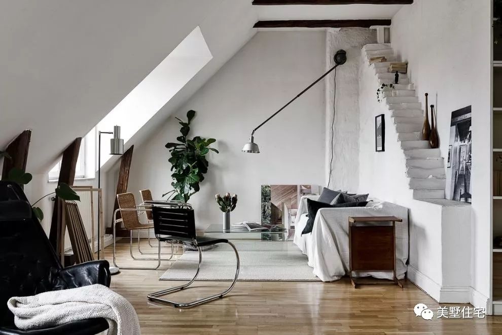 家有阁楼楼梯设计,家有斜顶阁楼