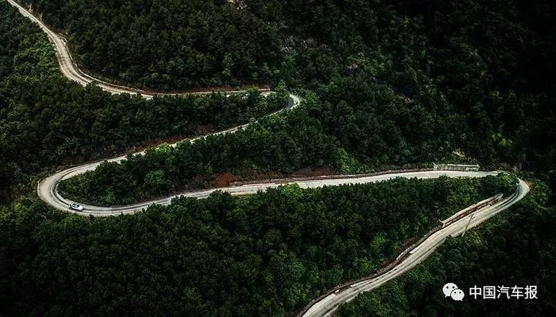 +族｜盛宴山城——试驾保时捷全新Cayenne｜中国汽车报