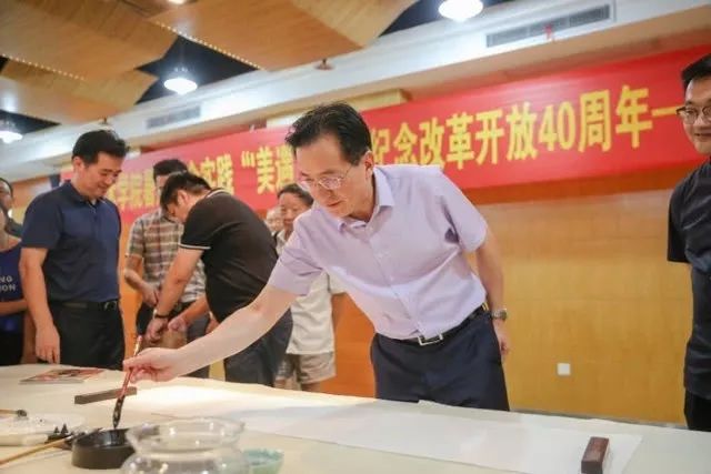 中国美院师生眼中的「文化下城」是怎样的？他们用画笔绘出了改革开放40周年的成果