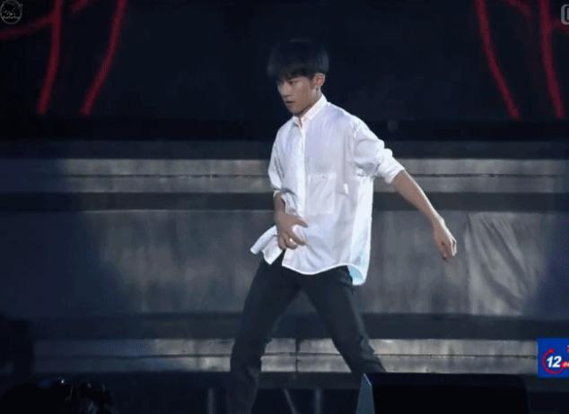 易烊千玺被王俊凯吐槽,易烊千玺和蔡徐坤同框