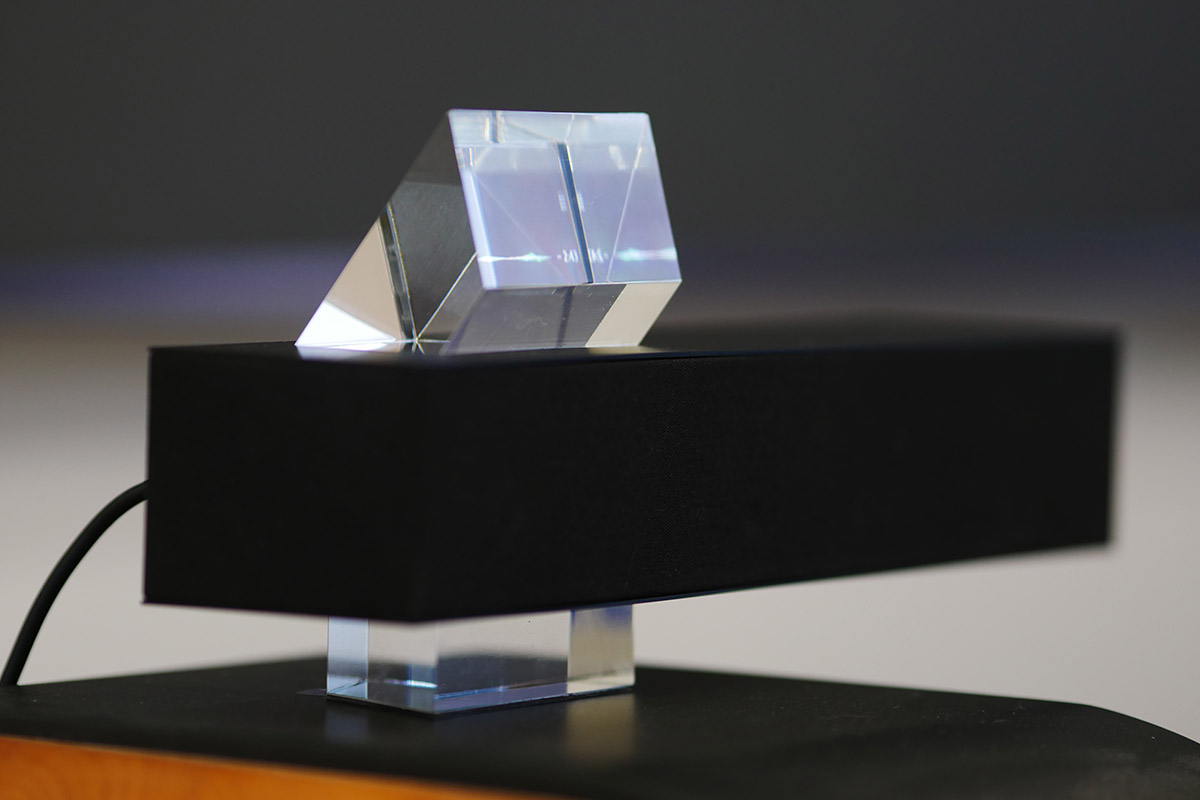 魅族gravitya8水晶悬浮音响,魅族gravity音质如何