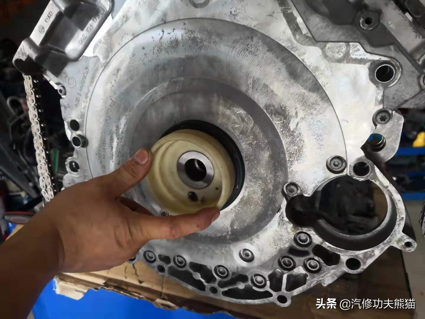 16万km的奥迪a62.0t烧不烧机油,13款2.0t奥迪a6l烧机油