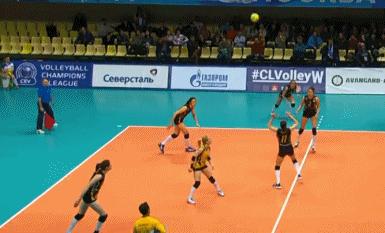 敲黑板！看朱婷演示排球“无球意识”，C罗演示足球“无球跑动”