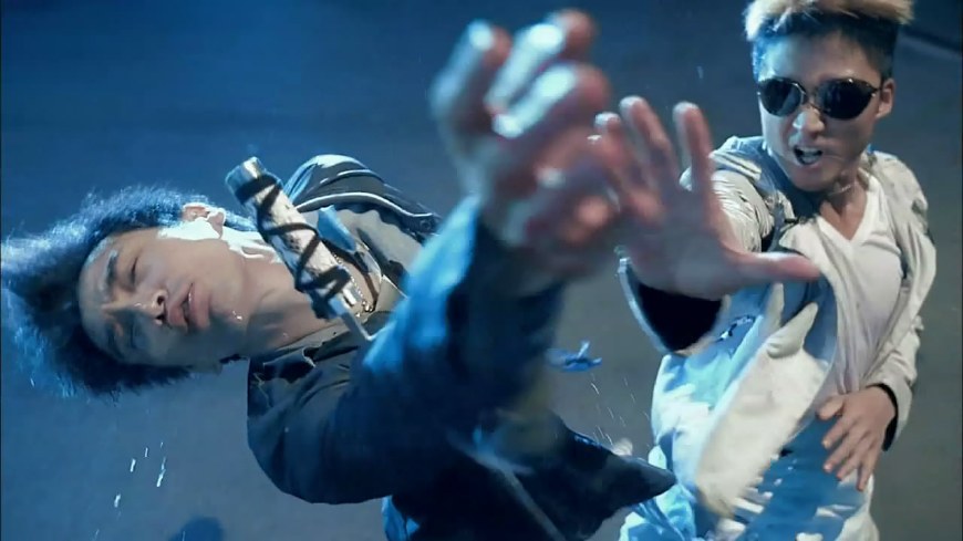 战狼吴京2免费观看完整版,吴京最新热映大片战狼2精彩片段