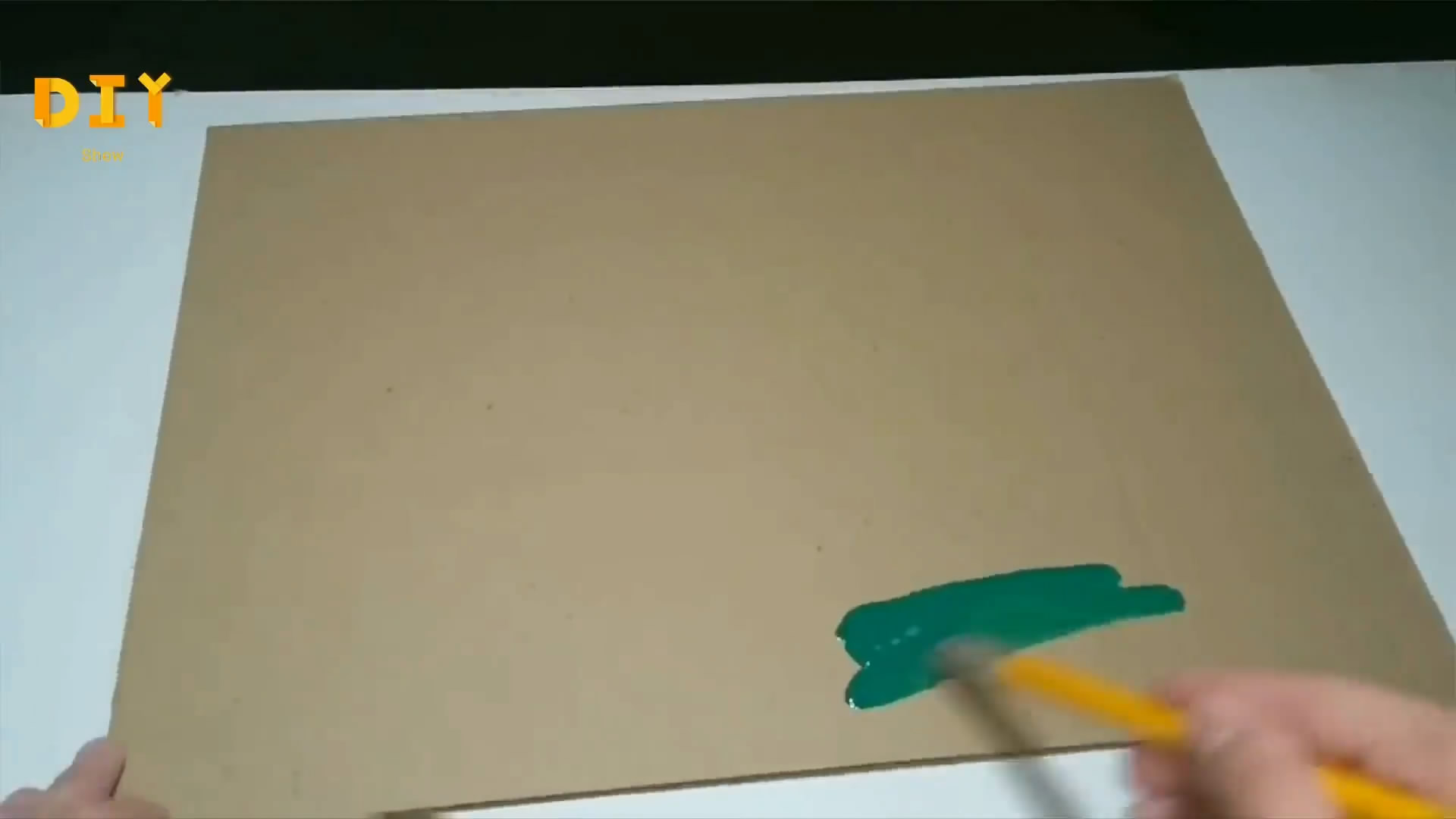 用纸做一个弹弹球游戏机教程来啦,足球游戏机手工简单易学