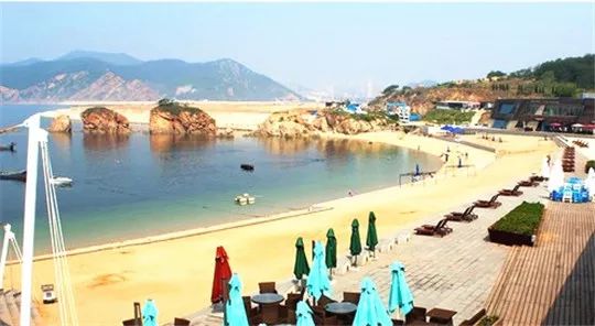 踏浪看海享受阳光沙滩海浪,玩遍海边