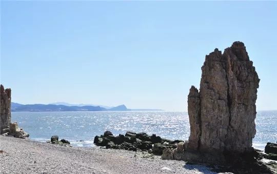踏浪看海享受阳光沙滩海浪,玩遍海边