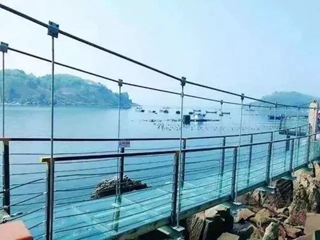 踏浪看海享受阳光沙滩海浪,玩遍海边