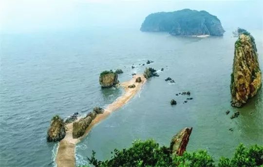 踏浪看海享受阳光沙滩海浪,玩遍海边