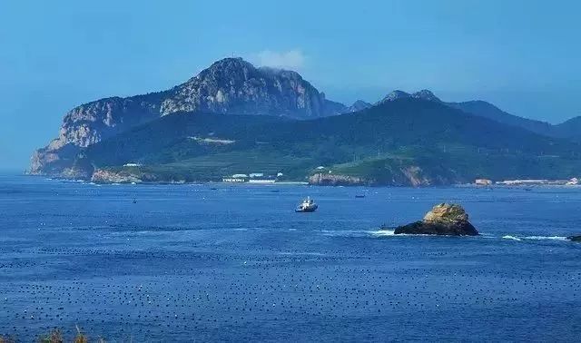 踏浪看海享受阳光沙滩海浪,玩遍海边