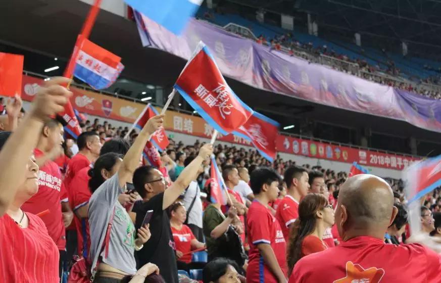 小克鲁伊夫全部视频,小克鲁伊夫赛前发布会