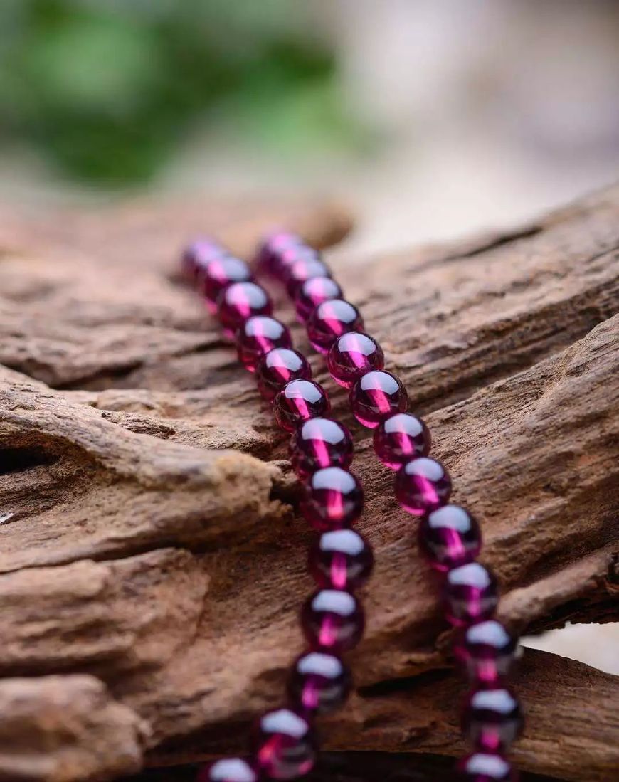 石榴石的鉴别和价格表,鉴别石榴石最简单办法