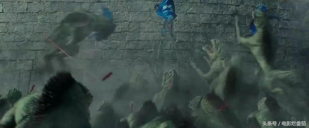 很久没看到这么好看的鲨鱼片了，巨齿鲨在三亚吃饺子宴太有创意了