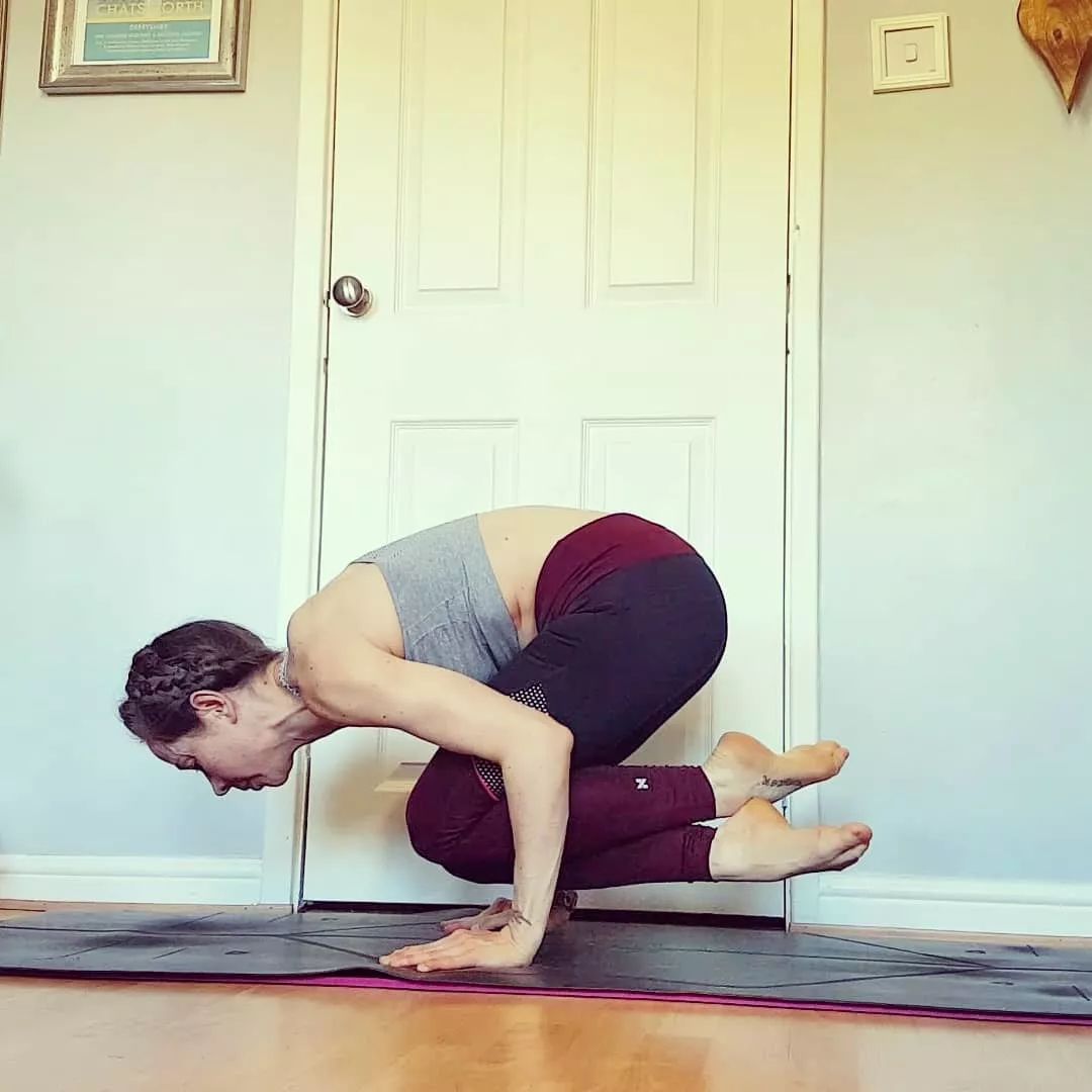 瑜伽腰酸背疼训练方法,缓解腰酸背痛的瑜伽练习