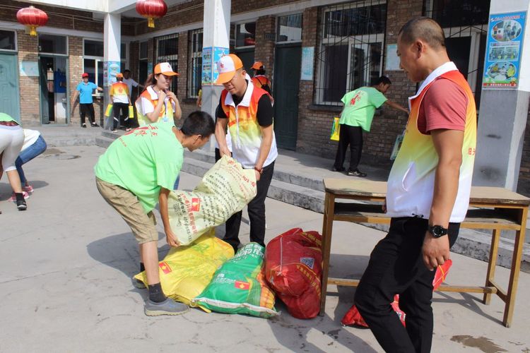 关爱自闭症的孩子视频,关爱智力残疾孩子