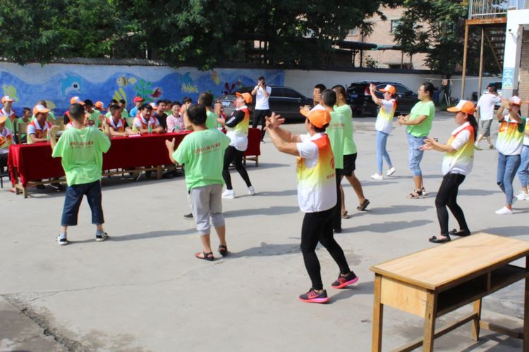 关爱自闭症的孩子视频,关爱智力残疾孩子