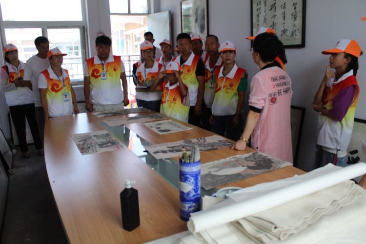 关爱自闭症的孩子视频,关爱智力残疾孩子