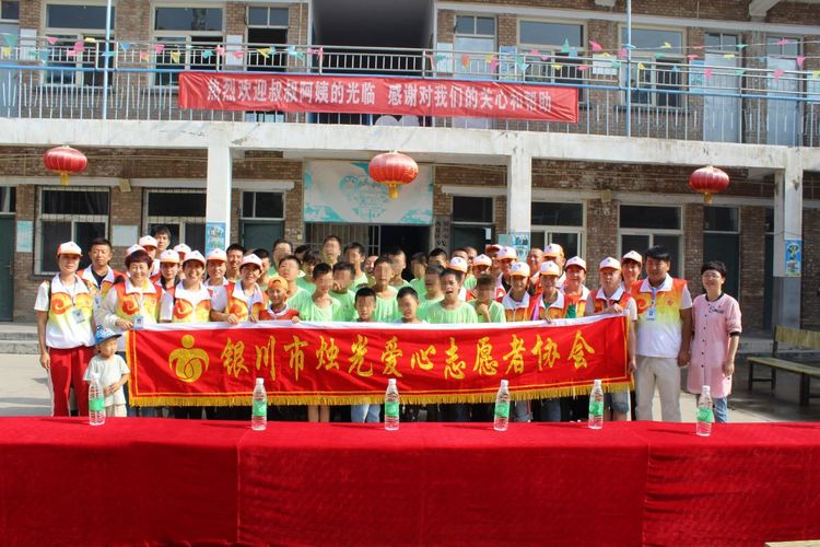 关爱自闭症的孩子视频,关爱智力残疾孩子