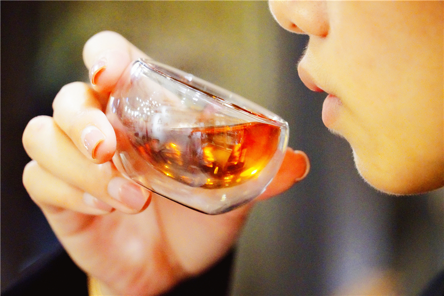 丽江安静的列车上享受着慢生活,丽江慢生活视频