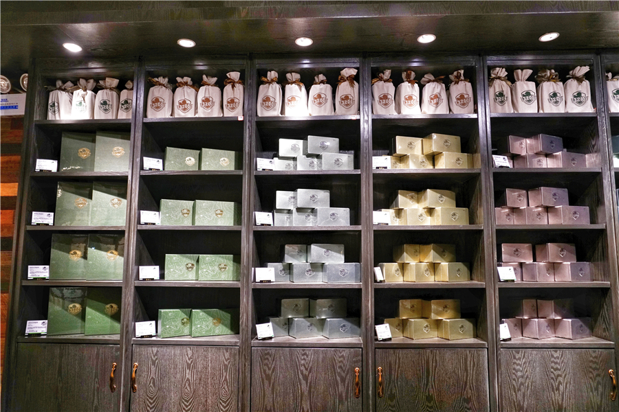 丽江安静的列车上享受着慢生活,丽江慢生活视频