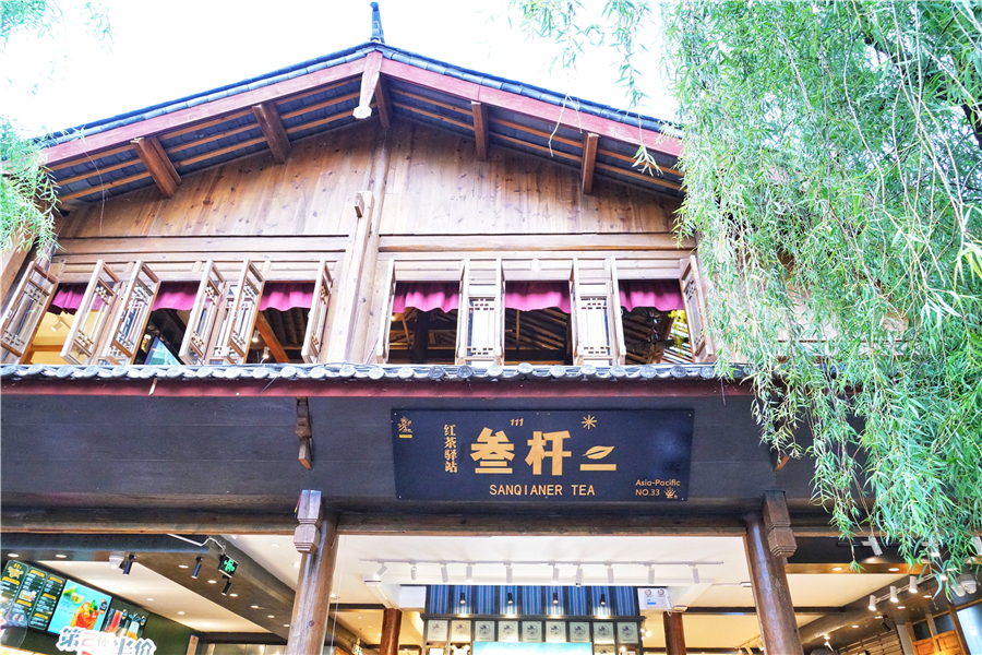 丽江安静的列车上享受着慢生活,丽江慢生活视频