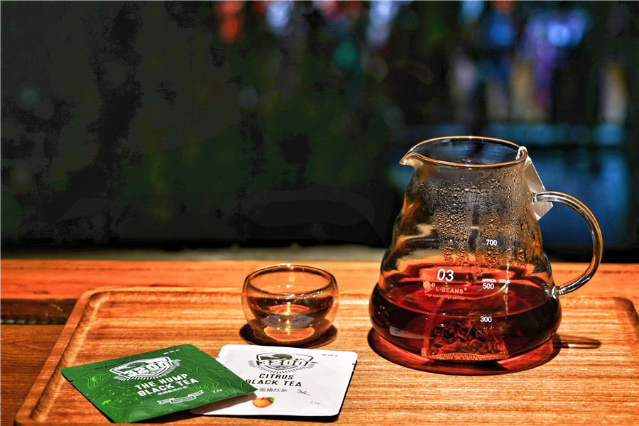 丽江安静的列车上享受着慢生活,丽江慢生活视频