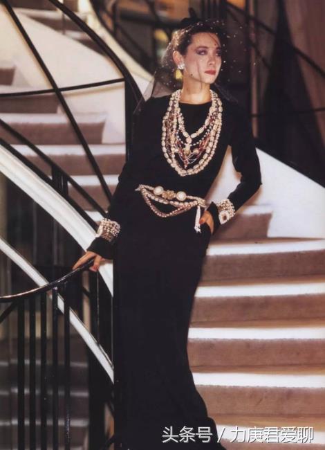 她的颜值堪比刘晓庆,她的颜值无人能超越